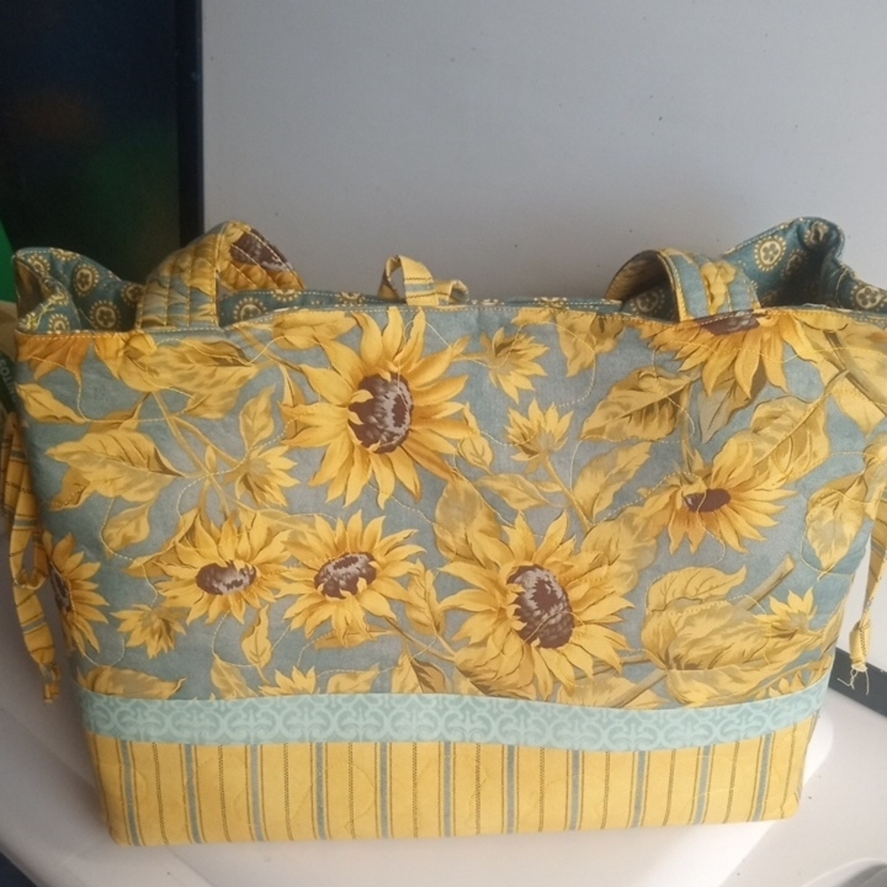 Sunflower Design Baby Gym Bag Purse Tote Carry-All With Handles & Matching Case - Picture 6 of 16